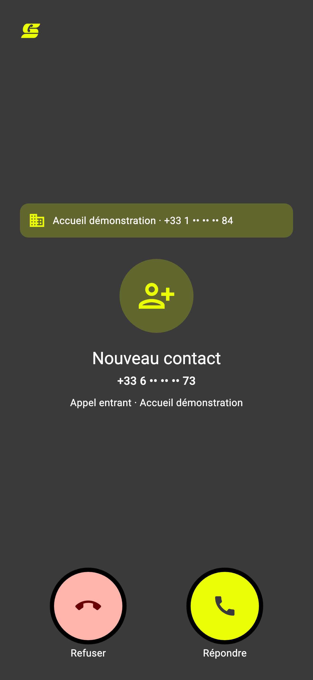 Écran Siring sur iPhone présentant un appel entrant de démonstration et la ligne appelée